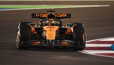 Оскар се завръща! Австралиецът с полпозиция за спринта, проблеми за Макс