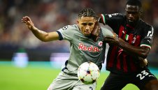 Милан договори швейцарски национал