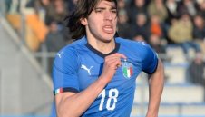 Куриоз: Ливърпул и Челси извадиха еднакви оферти за "новия Пирло"