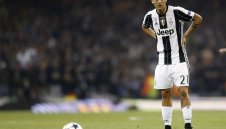 Ювентус: Долу ръцете от Дибала!
