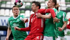 Исторически гол и 3 греди за Левандовски в Бремен