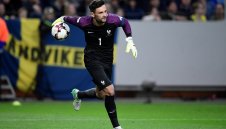 Лорис провали Франция срещу Швеция с безумна грешка + ВИДЕО