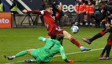 Слаба комуникация: Байерн изпуска Левандовски без пари?