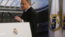 Флорентино Перес купува играчите като айфони