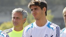 В Испания: Жозе дърпа Мората към Юнайтед