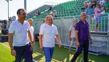 Лудогогорец празнува 80-годишен юбилей с огромно шоу