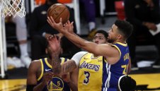 Езерняците пак се изложиха у дома