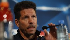 Атлетико предлага нов договор на Чоло