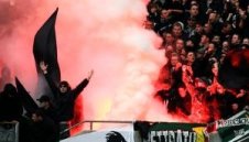 Гладбах одрусан с 20 бона заради фенове