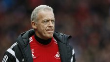 Суонси запазва мениджъра до края на сезона