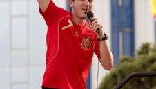 Ливърпул няма да атакува Давид Вия
