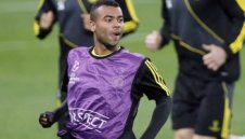 Ашли Коул пропуска мача с Шахтьор