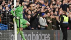 Венгер взе тежко решение, забива Чех на пейката