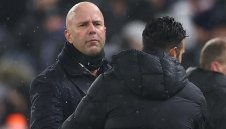 Слот с интересно сравнение преди мач с аматьори