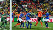 Снайдер крачи към Златната топка