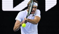 Зверев на четвъртфинал в Монпелие