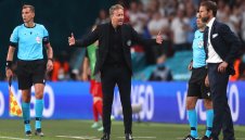 Селекционерът на Дания: Съдията подпря Англия