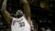 Шак се завърна, но Кливланд падна от Шарлът
