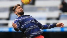 Бекъм изкушава Жиру със супер лукс