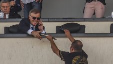 Левски поздрави Наско Сираков