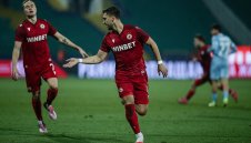 Трудно, но сладко: ЦСКА обърна Локо София с комичен автогол и снаряд 