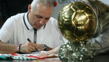 Легенда! УЕФА се сети за Христо Стоичков + ВИДЕО