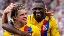 Палас спря Чуковете в атрактивно 2:2 на "Лондон Стейдиъм"