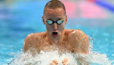 Епитропов ще плува в полуфиналите на 200 метра бруст 