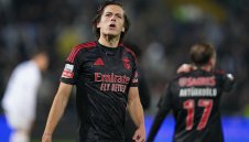 Реал праща оферта за Карерас