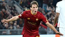 Талантлив юноша на Рома преговаря за нов договор