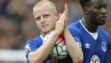 Героят Нейсмит искал да напусне Евертън