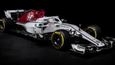 Заубер се надява да се отлепи от дъното с Алфа Ромео