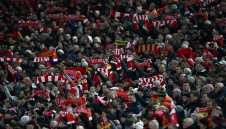 Секси маце се пусна в порносайт на промоция за феновете на Ливърпул + СНИМКИ