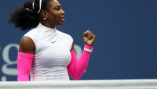 Серина подобри рекорд на Федерер с победа №308