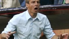 Журналисти тормозят майката на Клинсман