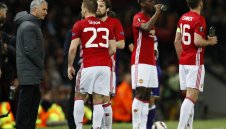 Моу изравни сър Алекс, серията на Юнайтед продължава