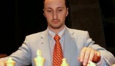 Шахматната федерация тропна с крак на президента на ФИДЕ