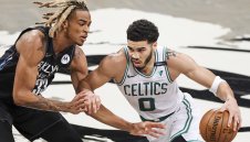 Крило на Бостън ще играе с номера на Коби в Токио