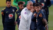 Бразилци прекъснаха тренировката на Неймар и компания, скандираха: "Резултатът е 1:7"