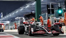 Наказание размести топ 10 за надпреварата на "Яс Марина"