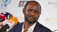 Легенда на Арсенал е на път да поеме Кристъл Палас