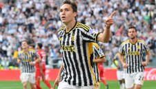 Киеза пътува за Ливърпул да финализира трансфера (ВИДЕО)