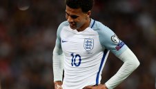 Жестоко наказание грози Деле Али! Английската звезда показа среден пръст на съдията + ВИДЕО 