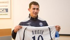 Чаво с жълт картон в официалния си дебют за Металург + ВИДЕО