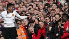 Манчестър Юнайтед реже Арсенал за Смолинг