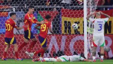 Испания смаза жалка Италия и е на 1/8 финал