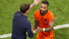 Легенда обясни защо Депай се провали в Ман Юнайтед