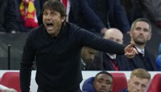 Конте иска халф на Верона в Тотнъм