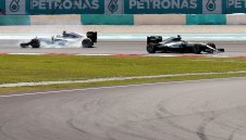 Фетел се извини на Розберг