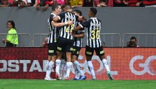 Сантос на Пеле изпадна за сефте